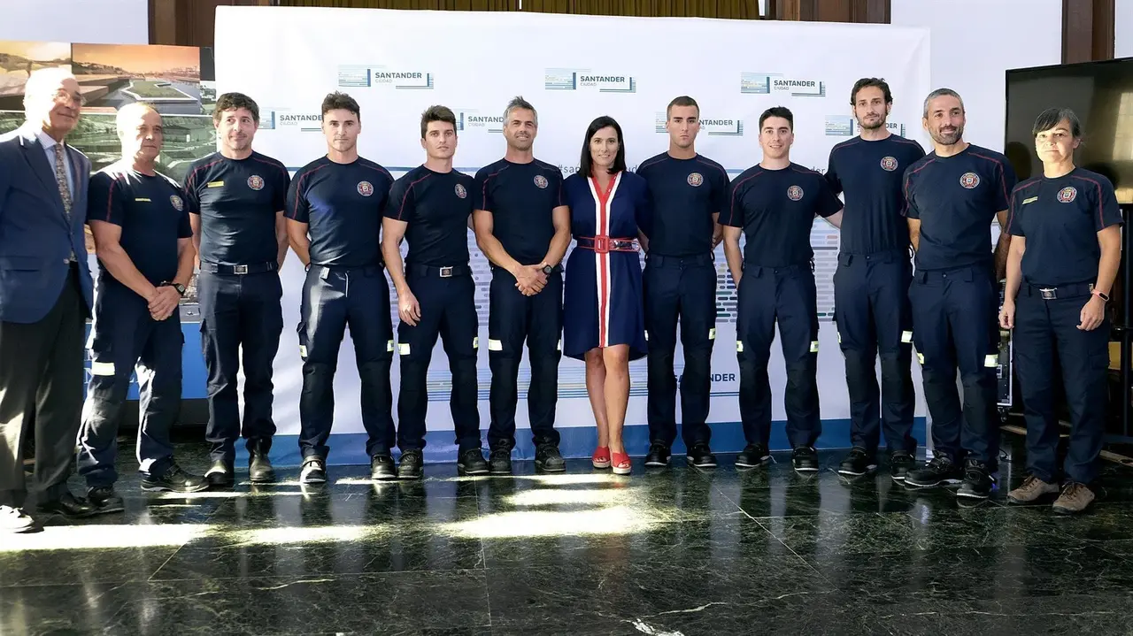 Toman posesi&oacute;n 7 bomberos Ayuntamiento Santander