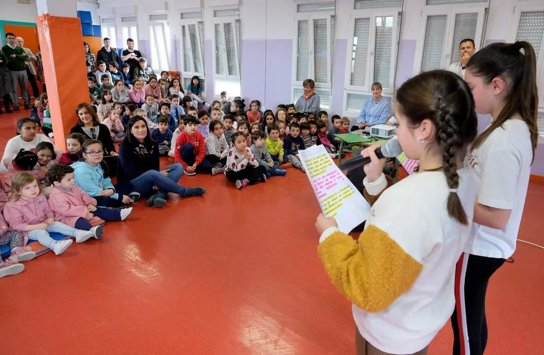 Visita alcaldesa santander al colegio Quinta Porr&iacute;a programa TEI