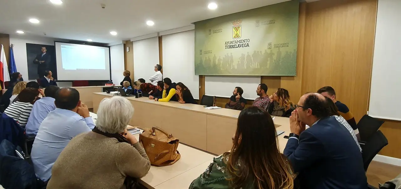 Pleno extraordinario para el sorteo de las mesas electorales del 10N