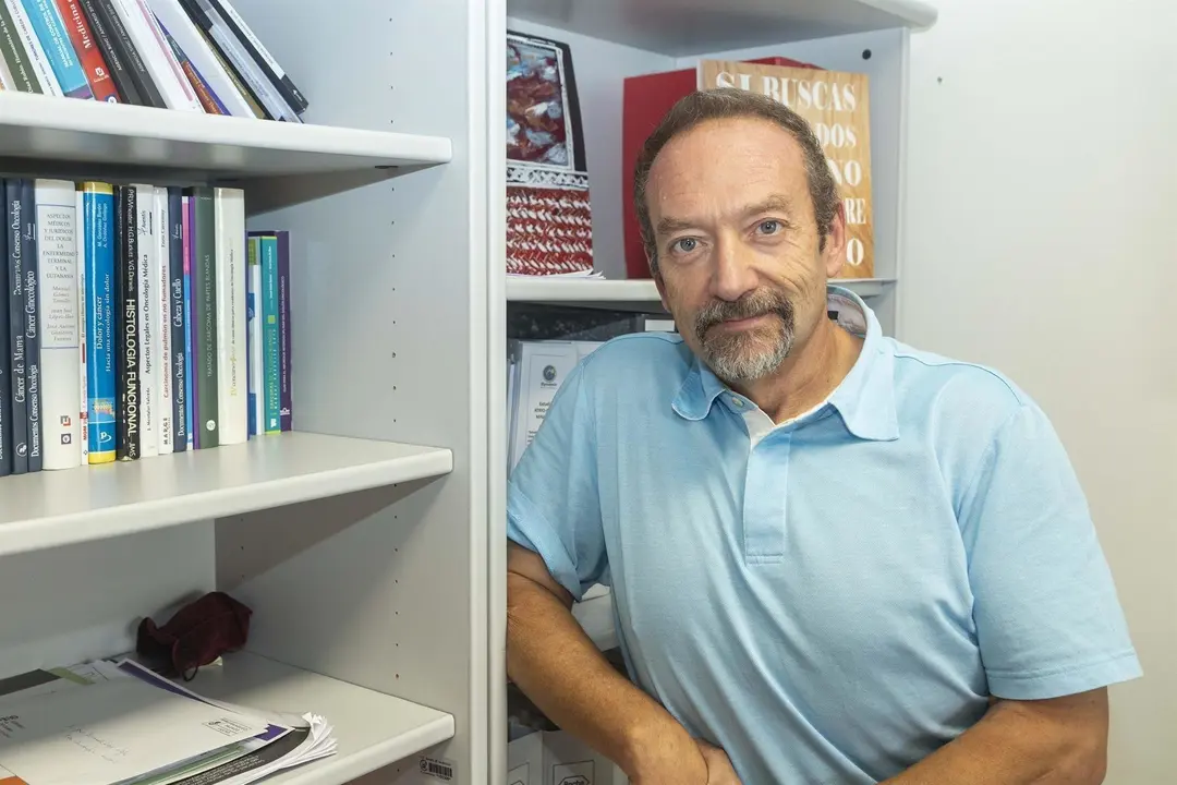 El onc&oacute;logo Jos&eacute; Manuel L&oacute;pez Vega