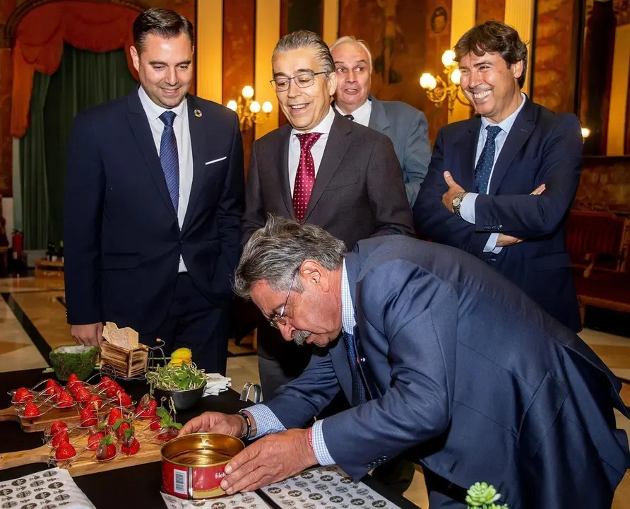 El presidente de Cantabria, Miguel &Aacute;ngel Revilla, participa en el  XVII Foro Aduanero que se celebra en Burgos