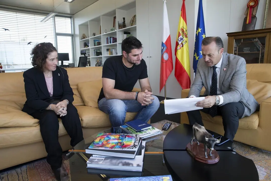 El Gobierno explicar&aacute; a los vecinos de Valle de Villaverde la declaraci&oacute;n del Monte Tejea como &Aacute;rea Natural de Especial Inter&eacute;s