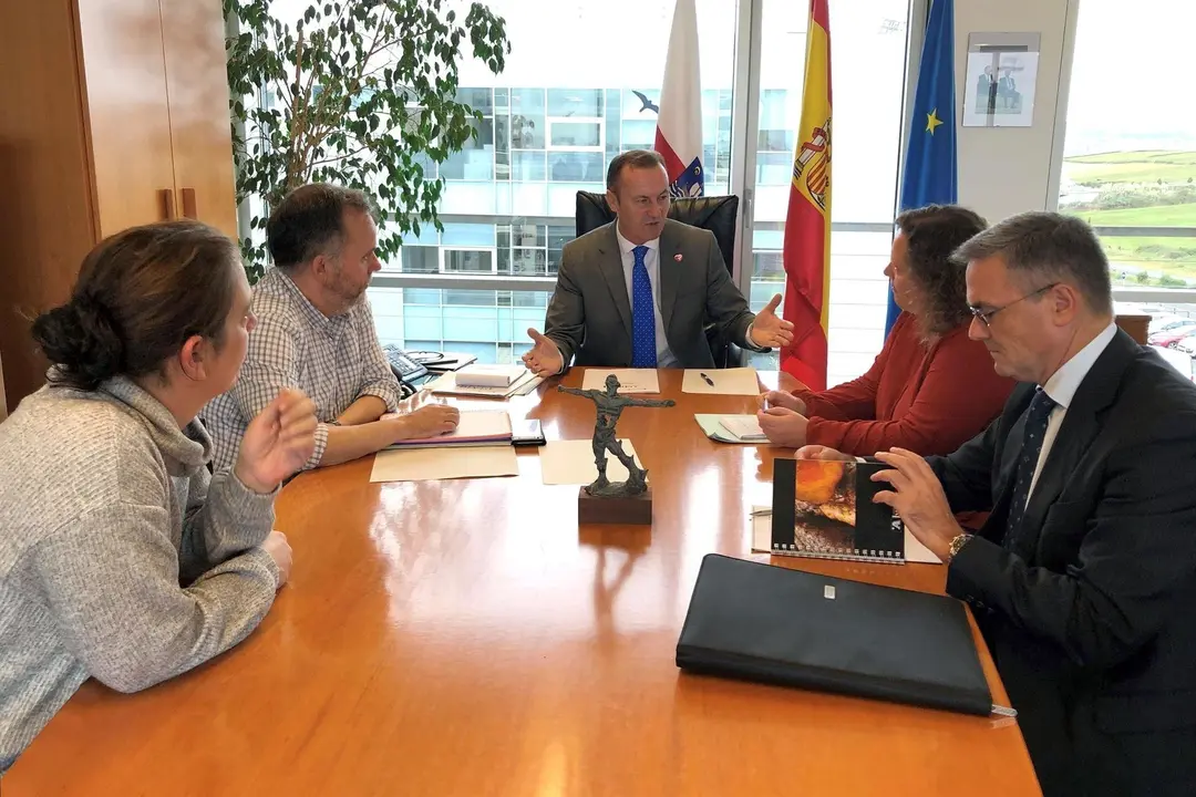 El consejero de Desarrollo Rural, Ganader&iacute;a, Pesca, Alimentaci&oacute;n y Medio Ambiente, Guillermo Blanco, se re&uacute;ne con la Asociaci&oacute;n C&aacute;ntabra de Empresarios de la Madera y del Comercio del Mueble (ACEMM)