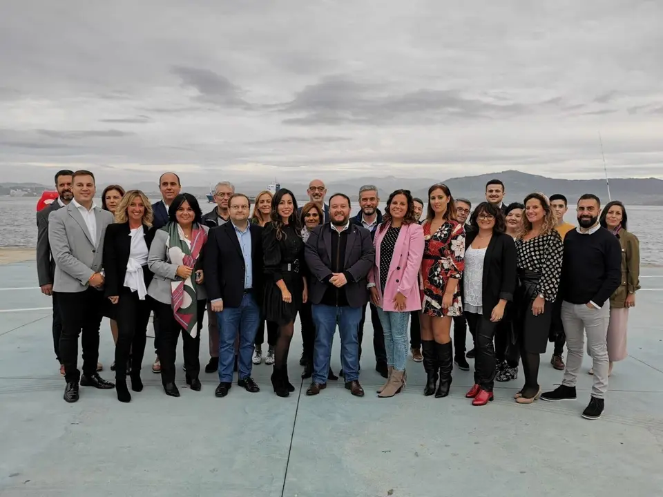 Rub&eacute;n G&oacute;mez con representantes municipales