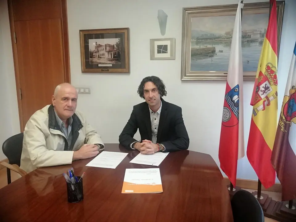 Firma convenio Ayuntamiento y C&aacute;ritas