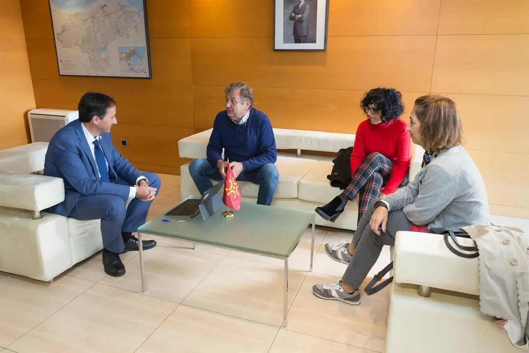 Consejero de Obras con alcalde de Vald&aacute;liga