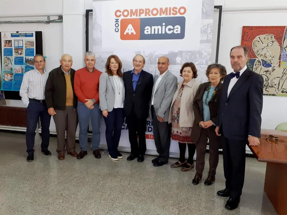Firma del convenio entre Amica y la Sociedad C&aacute;ntabra de Escritores