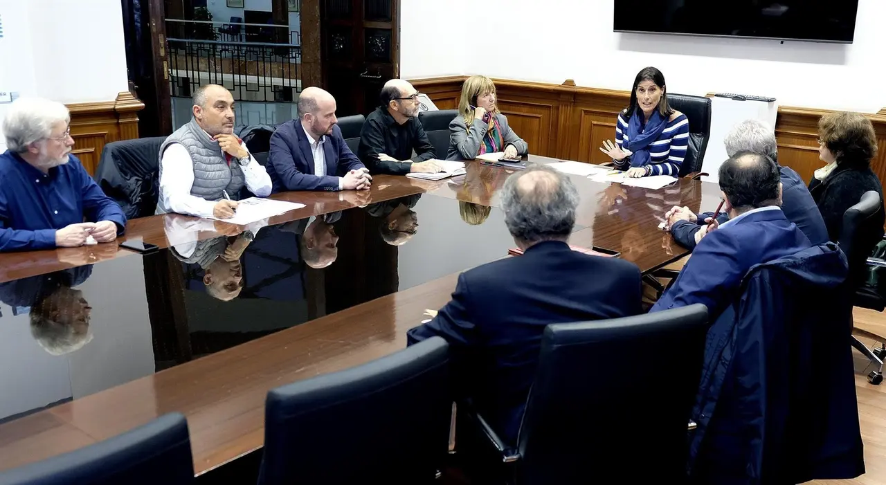 Reuni&oacute;n para organizar la conmemoraci&oacute;n del centenario del nacimiento de Eulalio Ferrer