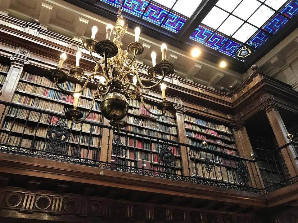 Interior de la Biblioteca de Men&eacute;ndez Pelayo