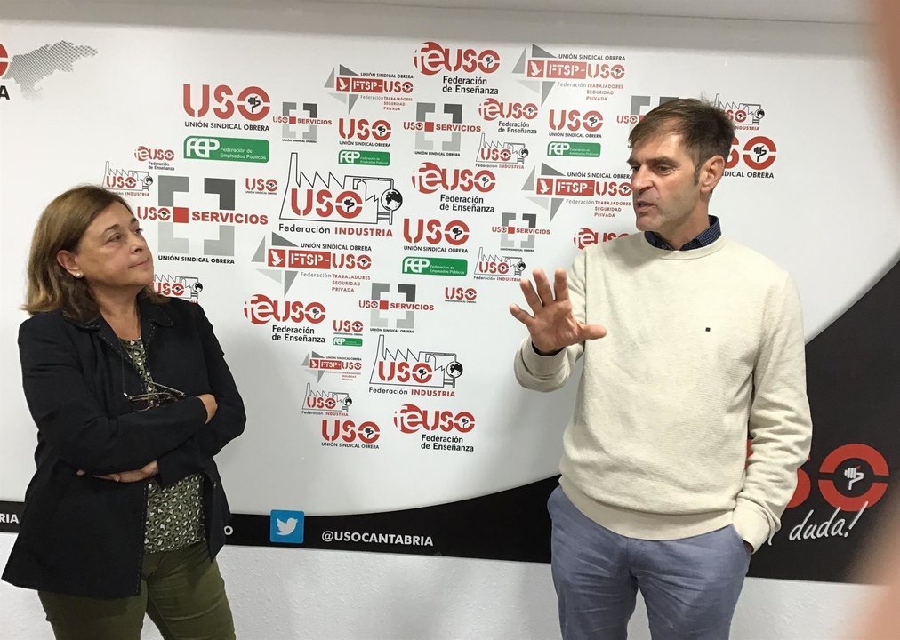 La secretaria general de USO en Cantabria, Mercedes Martínez, con el presidente de la patronal en la comunidad, Enrique Conde