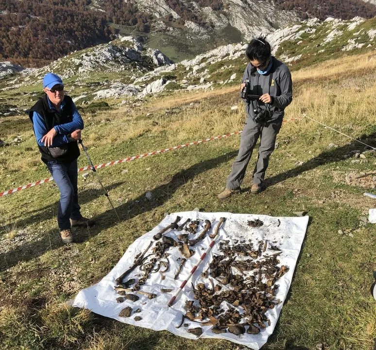 Recuperaci&oacute;n de los restos de Eloy Campillo de la sima La Topinoria