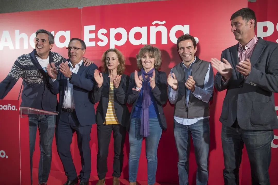 Acto del PSOE en Torrelavega con la ministra de Sanidad, Luisa Carcedo; el l&iacute;der del PSOE en Cantabria, Pablo Zuloaga, y los candidatos al Congreso y al Senado por Cantabria, Pedro Casares, Isabel Fern&aacute;ndez y Jos&eacute; Manuel Cruz Viadero, entre otros