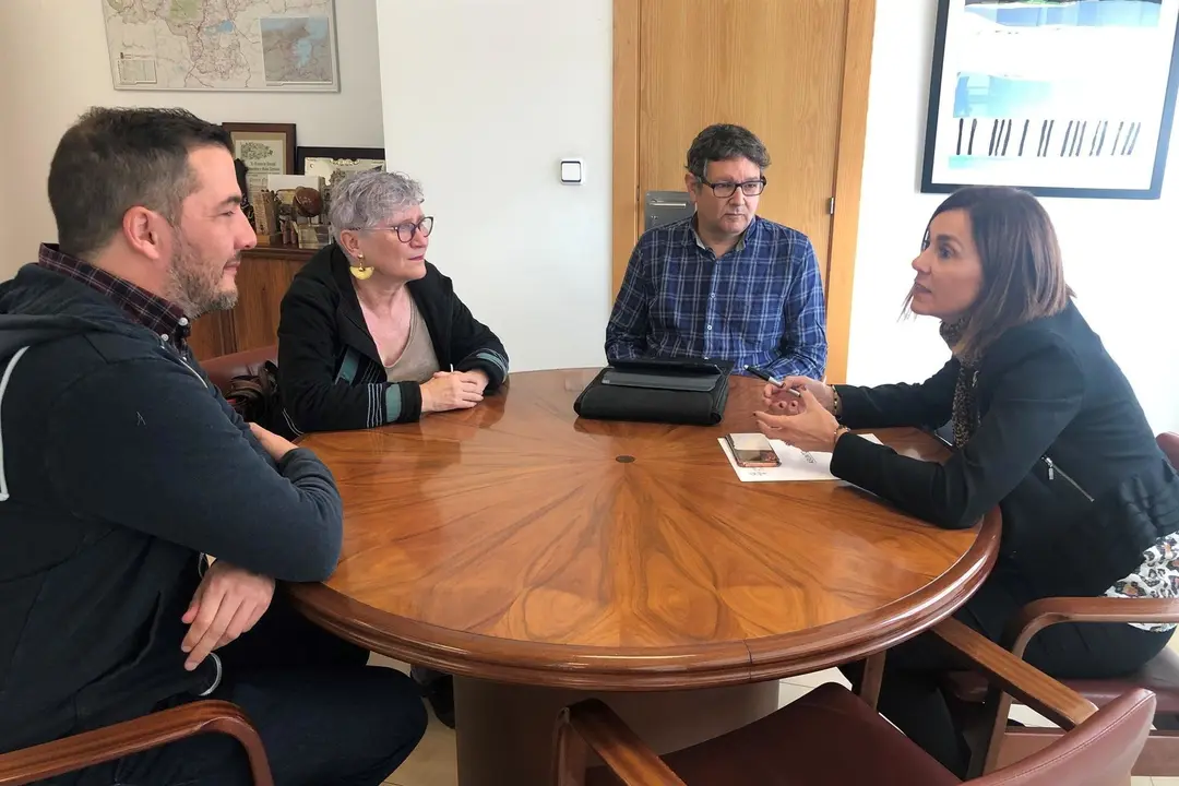 Fern&aacute;ndez con representantes de PECCA