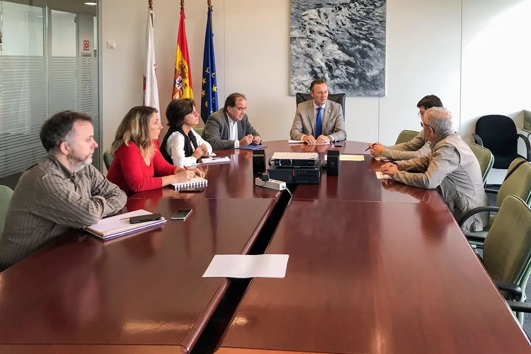 Reuni&oacute;n entre el consejero de Desarrollo Rural,  Ganader&iacute;a, Pesca, Alimentaci&oacute;n y Medio Ambiente, Guillermo Blanco, con los representantes del sindicato CSIF