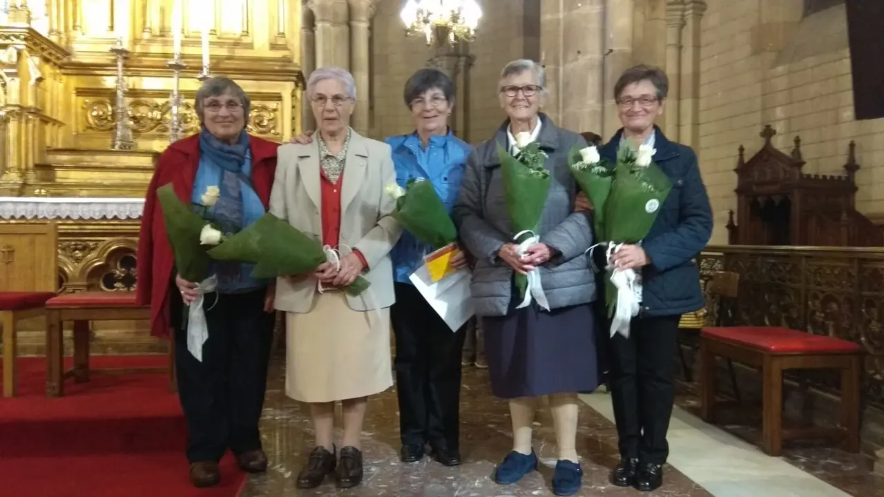 homenaja a las franciscanas en el barrio de covadonga