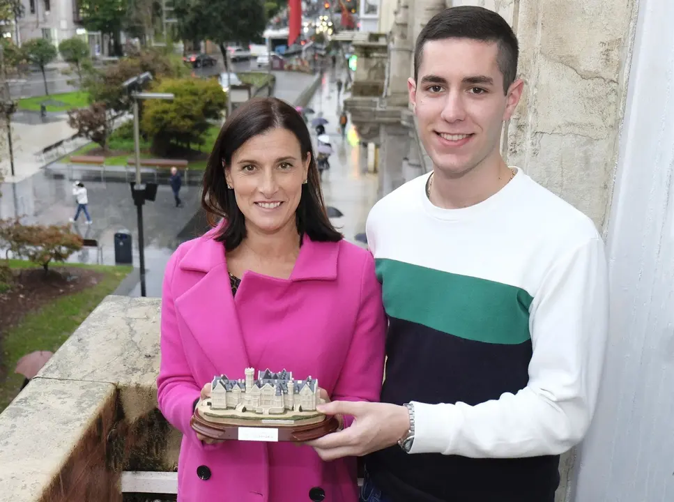 Gema Igual felicita al Campe&oacute;n de Espa&ntilde;a de Bolos Sub-23, Jos&eacute; Manuel Gonz&aacute;lez