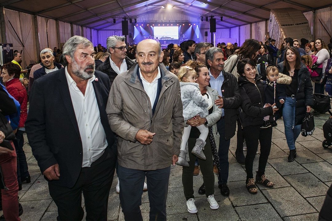 Fernando Fernández, José María Mazón y Miguel Ángel Revilla en un acto electoral en Noja