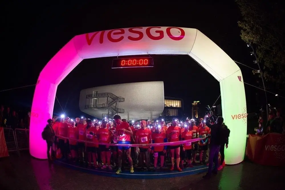 Salida de la carrera nocturna de Viesgo en Santander