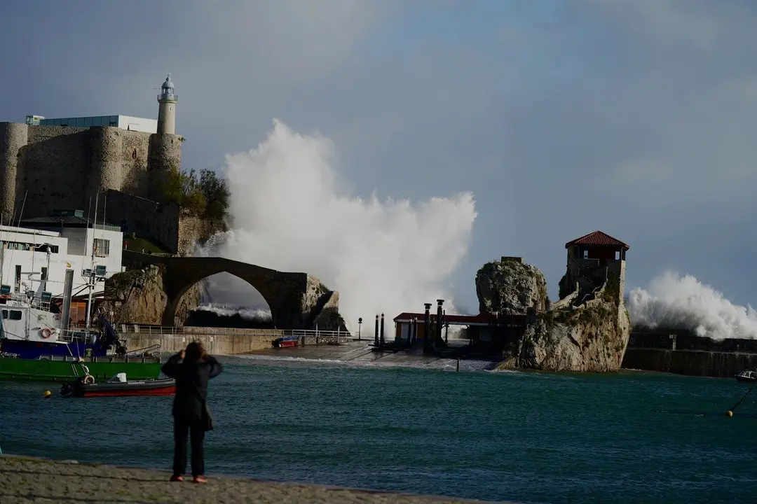 Imagen de la borrasca en Castro Urdiales (Cantabria/Espa&ntilde;a) a 3 de noviembre de 2019.