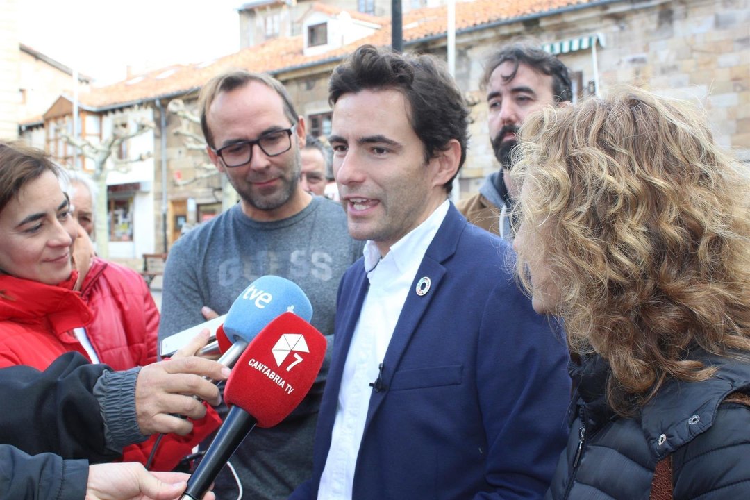 El candidato del PSOE de Cantabria al Congreso de los Diputados, Pedro Casares