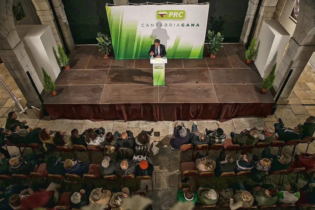 Mitin del PRC en Comillas