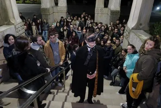 la noche es joven archivo