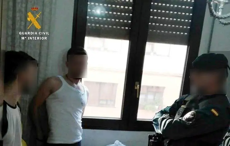 Detenci&oacute;n de los tres j&oacute;venes albaneses