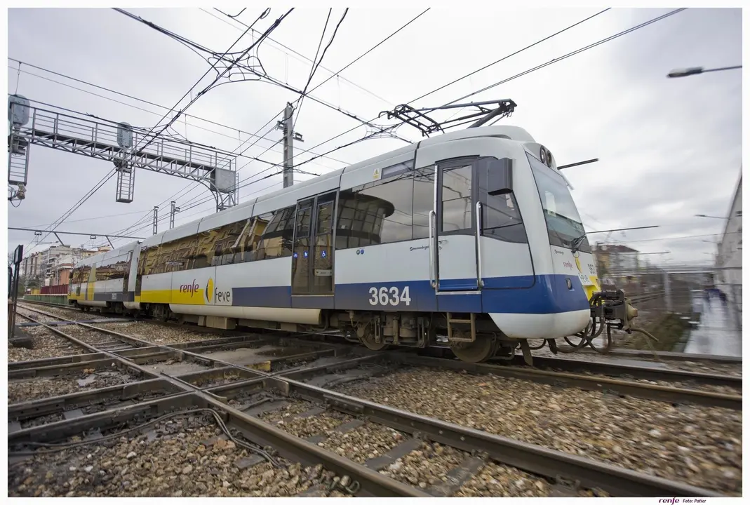 Tren Renfe Feve Cercan&iacute;as en Cantabria