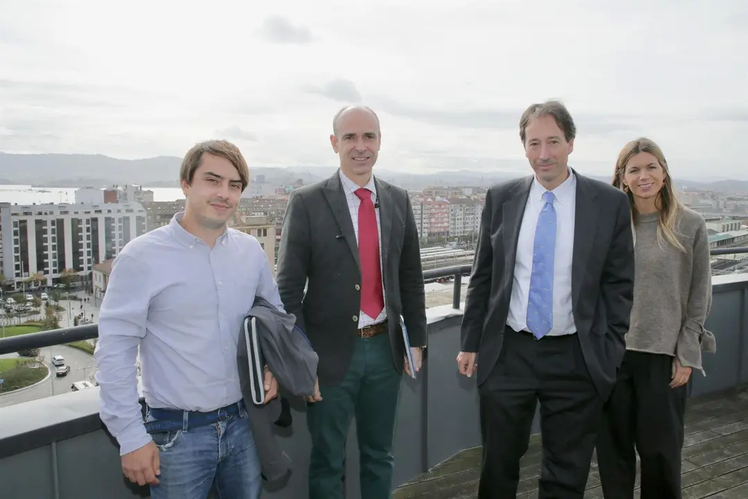 Reuni&oacute;n del consejero de Obras P&uacute;blicas con miembros de la Federaci&oacute;n C&aacute;ntabra de Vela