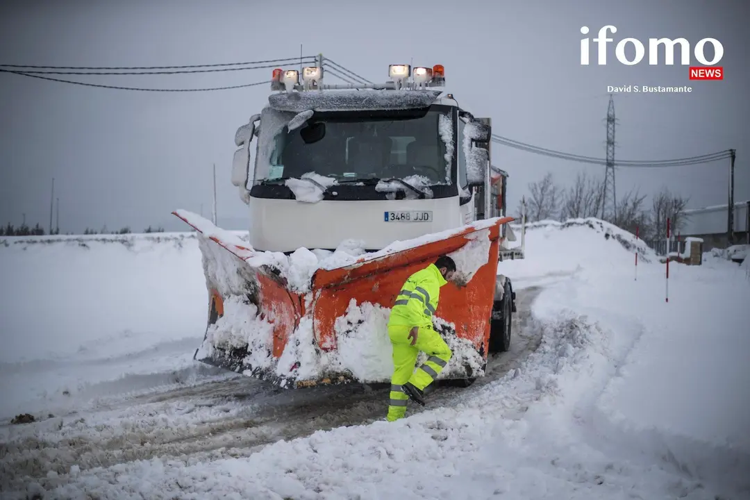 La nieve cubre las calles y carreteras de Reinosa IFOMO_00005