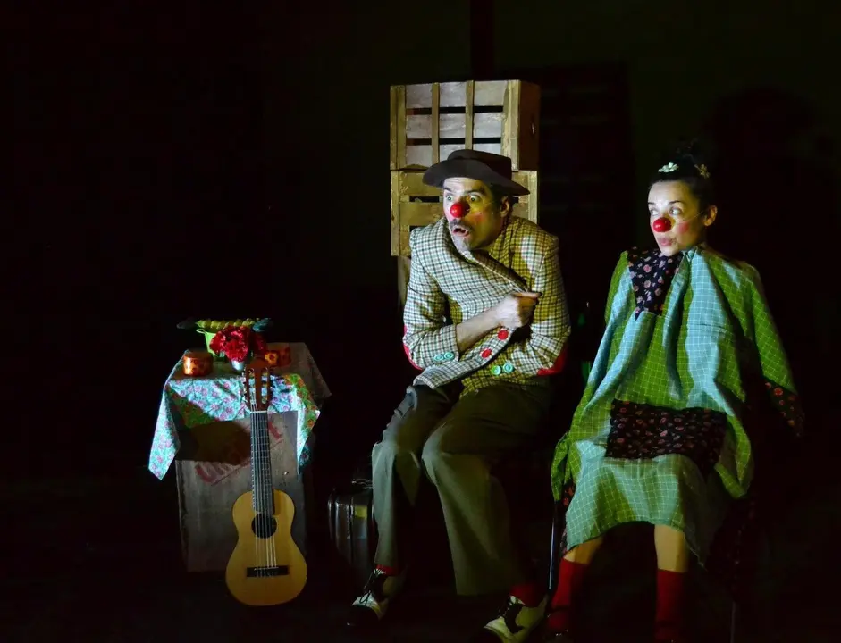 Escena de la obra &lsquo;Clown sin tierra&rsquo; de la compa&ntilde;&iacute;a Petit Teatro