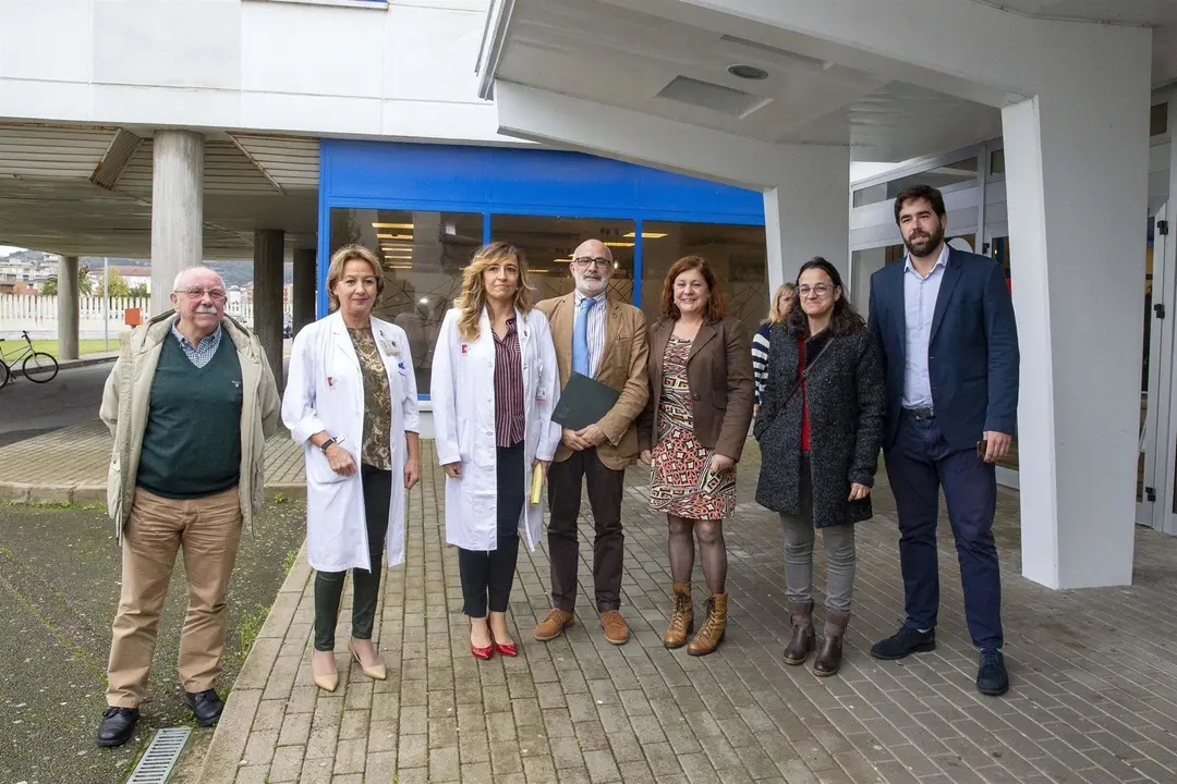 El consejero de Sanidad, Miguel Rodr&iacute;guez, presenta a M&oacute;nica Hern&aacute;ndez como nueva gerente del Hospital de Laredo