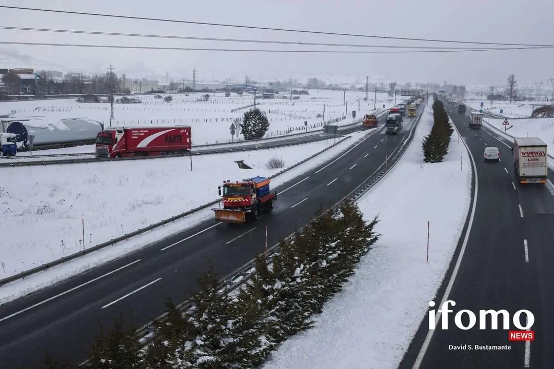 WEB La nieve cubre las calles y carreteras de Reinosa IFOMO_00049