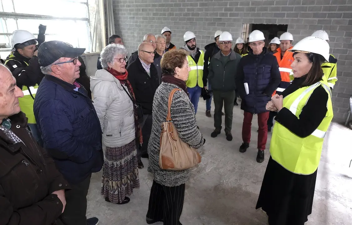 LA ALCALDESA VISITA LAS OBRAS DEL CENTRO C&Iacute;VICO CASTILLA HERMIDA