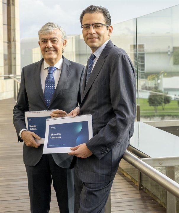 Carlos Gorría, director Territorial Norte de BBVA, y Miguel Cardoso, economista jefe para España de BBVA Research