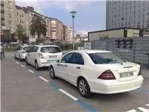 Taxi En La Parada De Valdecilla Norte, En Santander. 