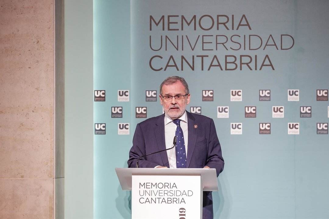 El rector de la Universidad de Cantabria, Ángel Pazos