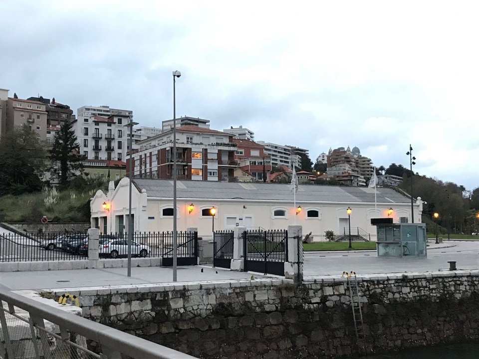 Vista exterior de las Naves de Gamazo en Santander