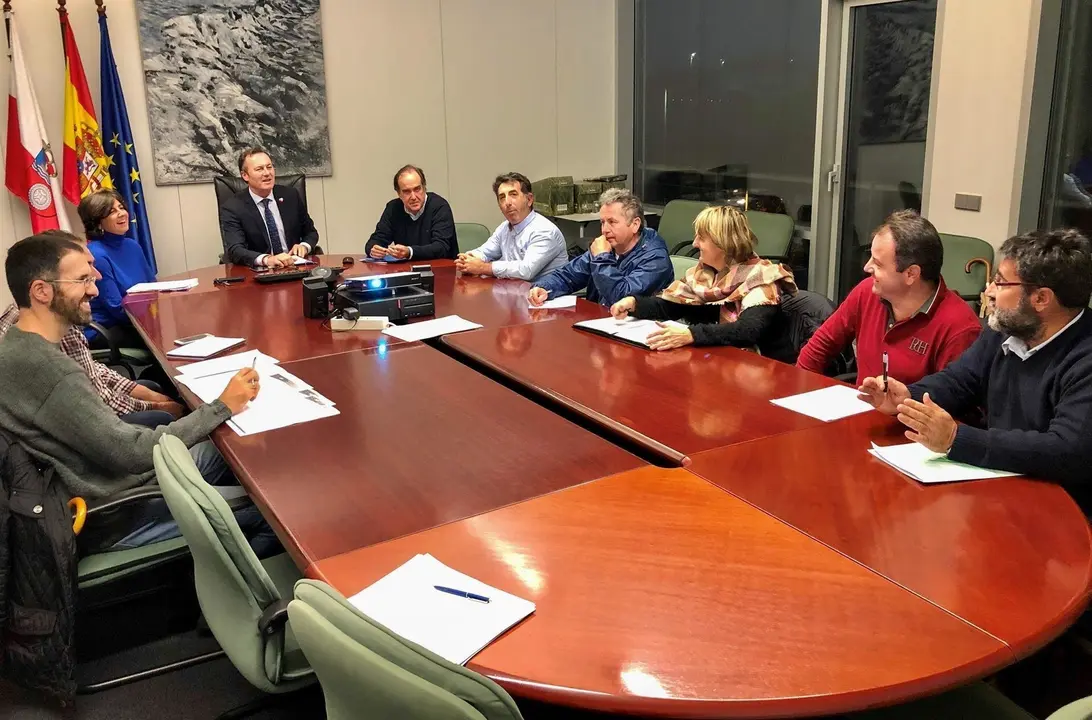 El consejero de Desarrollo Rural, Ganader&iacute;a, Pesca, Alimentaci&oacute;n y Medio Ambiente, Guillermo Blanco, se re&uacute;ne con las organizaciones de productores agrarios UGAM, ASAJA, UPA y AIGAS