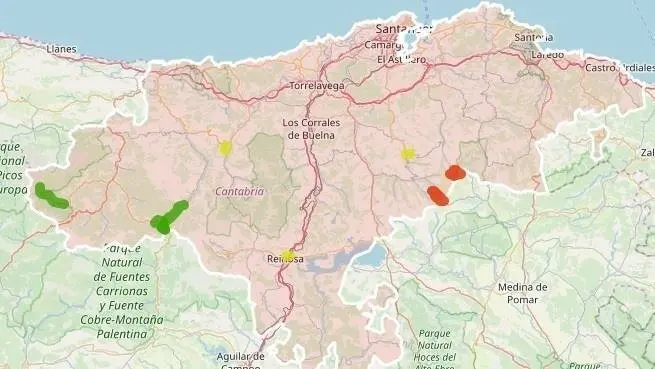 Estado de las carreteras de Cantabria, con puntos en rojo en los cerrados los puertos; en amarillo en los que se necesita circular con precauci&oacute;n y los abiertos sin incidencias en verde
