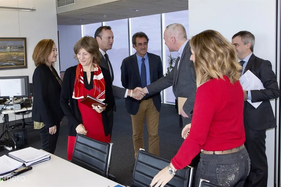 El consejero de Innovaci&oacute;n, Industria, Transporte y Comercio, Francisco Mart&iacute;n, y el consejero de Desarrollo Rural, Ganader&iacute;a, Pesca, Alimentaci&oacute;n y Medio Ambiente, Guillermo Blanco, se re&uacute;nen con miembros de la Comisi&oacute;n Europea