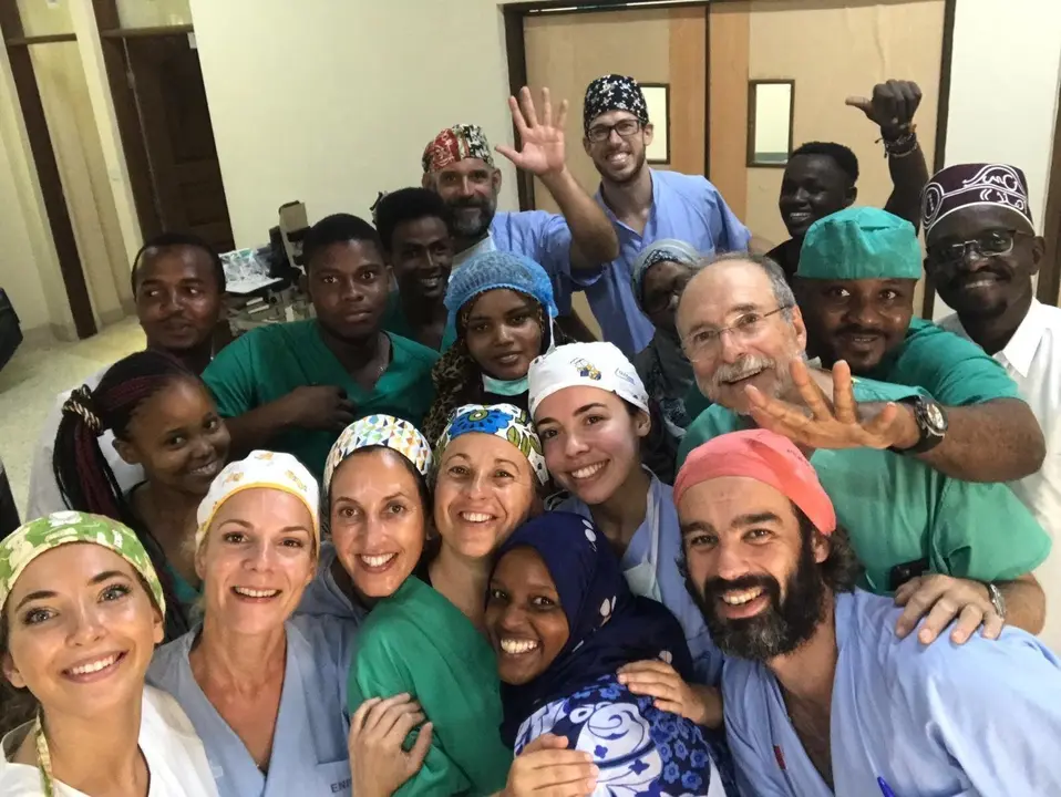 Pr&aacute;cticas de estudiantes de Medicina de la UC en Kenia