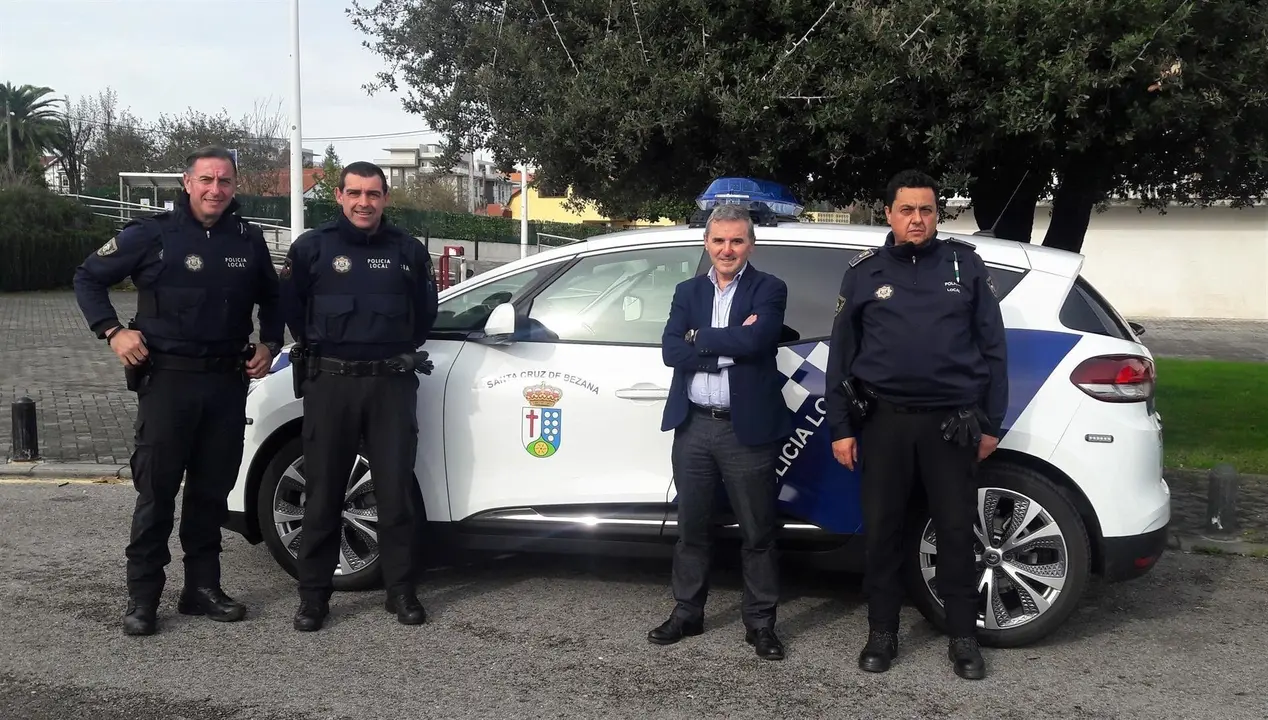 Nuevo coche patrulla de la Polic&iacute;a Local de Bezana