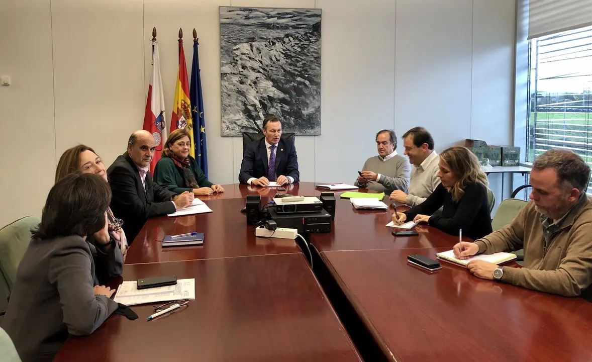 El consejero de Desarrollo Rural, Ganader&iacute;a, Pesca, Alimentaci&oacute;n y Medio Ambiente, Guillermo Blanco, se ha reunido con representantes de USO Cantabria
