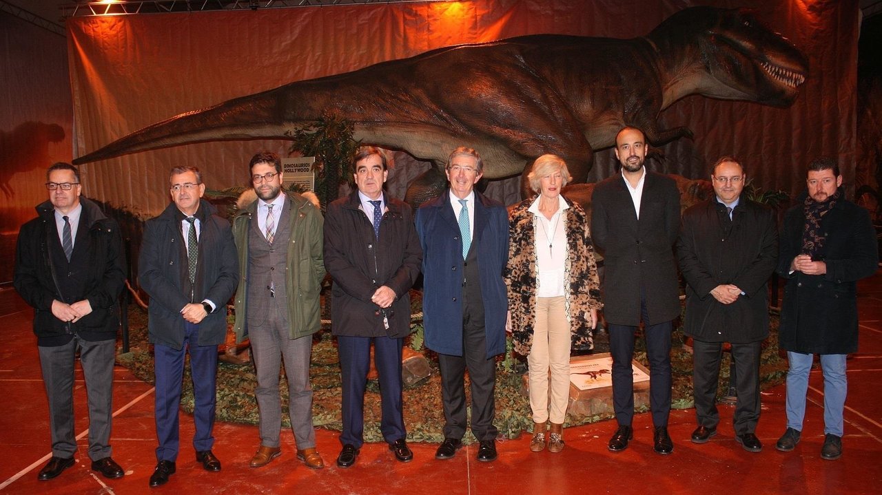 Inauguración de la exposición 'Living Dinosaurs y la edad del hielo' en Torrelavega
