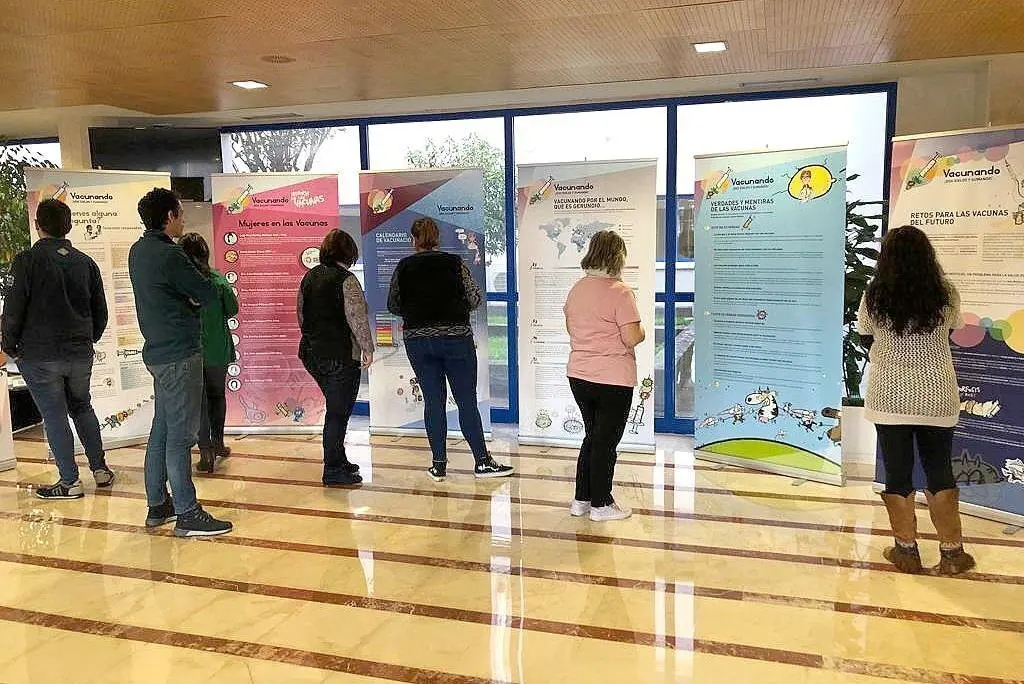 Exposici&oacute;n vacunas Hospital Laredo