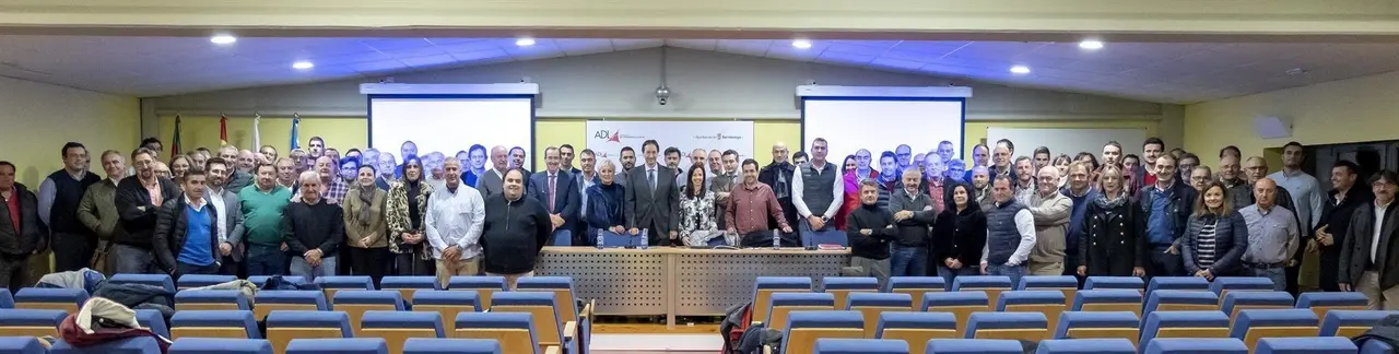 El consejero de Obras P&uacute;blicas, Ordenaci&oacute;n del Territorio y Urbanismo, Jos&eacute; Luis Gochicoa, se re&uacute;ne con los alcaldes de Cantabria para informar sobre los programas de subvenciones de su departamento.