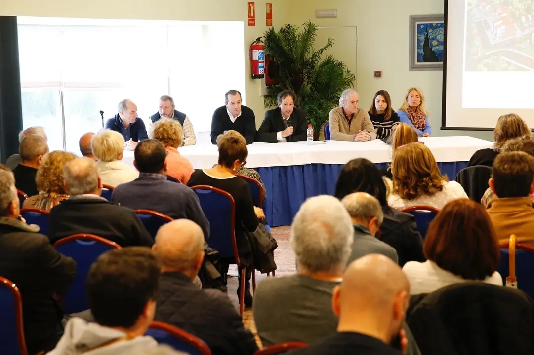 Presentaci&oacute;n del proyecto de las viviendas de sustituci&oacute;n a los afectados por la sentencia de demolici&oacute;n de la urbanizaci&oacute;n de La Arena
