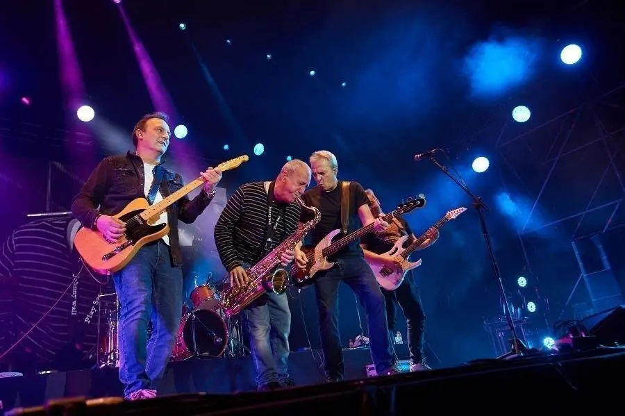 HOMBRES G EN EL NOVEMBER LIVE FEST