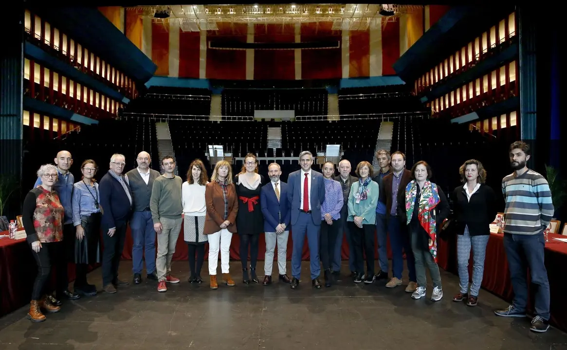 El vicepresidente y consejero de Universidades, Igualdad, Cultura y Deporte, Pablo Zuloaga asiste a la primera reuni&oacute;n del Consejo C&aacute;ntabro de Cultura